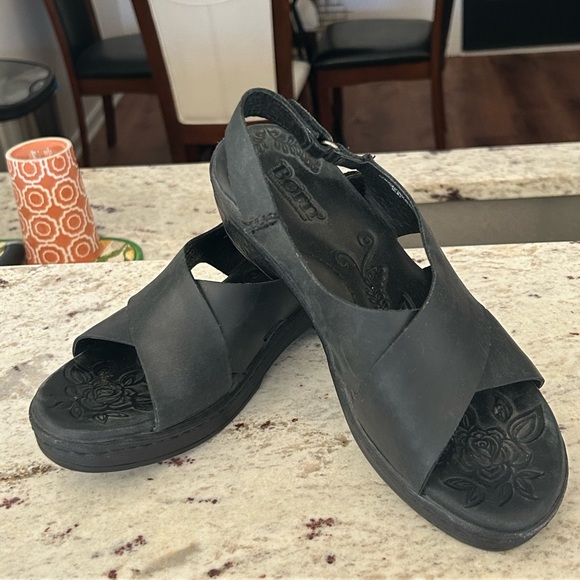 “SOLD” BORN HANDCRAFTED FOOTWEAR - Picture 2 of 6